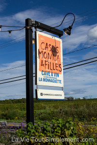Cassis Monna et filles - Île d'Orléans, Québec - Détails sur www.lavietoutsimplement.com